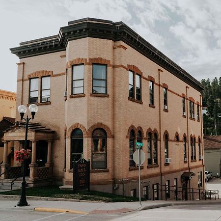 Town Hall Inn Lead Exterior photo